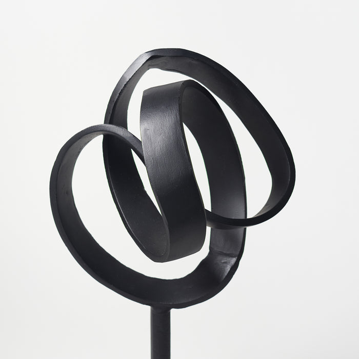 Lg.Knot Sculpture/Plinth-Mt.Black