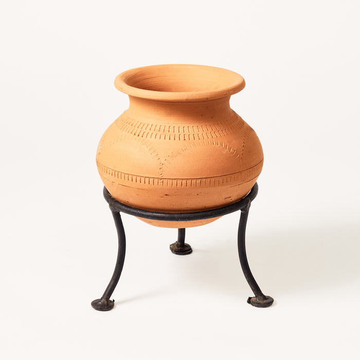 Clay Pot with Iron Stand
